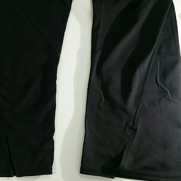 Athleta power up Ananda yoga capri size medium - Picture 6 of 8